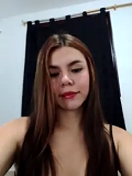 Snapshot of EmiNavarro chatting on July 2, 3:23 am EmiNavarro online show from July 2, 3:23 am