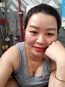 Snapshot of Jennie_dogy chatting on May 18, 1:13 am Jennie dogy online show from May 18, 1:13 am