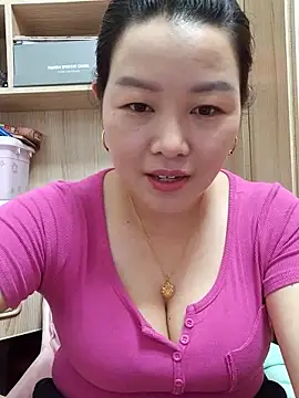 Snapshot of Jennie_dogy chatting on May 24, 1:32 am Jennie dogy online show from May 24, 1:32 am