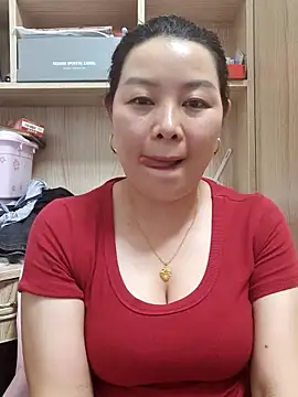 Snapshot of Jennie_dogy chatting on June 3, 1:46 pm Jennie dogy online show from June 3, 1:46 pm