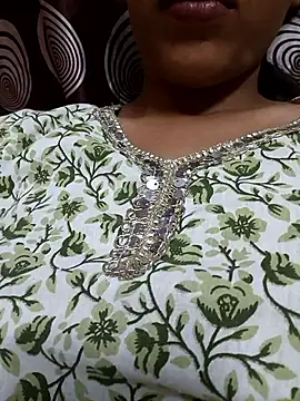 Snapshot of komalsharma99 chatting on June 4, 6:14 pm komalsharma99 online show from June 4, 6:14 pm