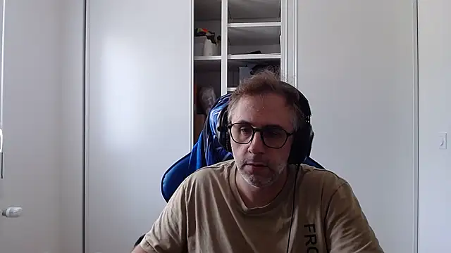 Snapshot of mika3377 chatting on July 3, 9:59 am mika3377 online show from July 3, 9:59 am