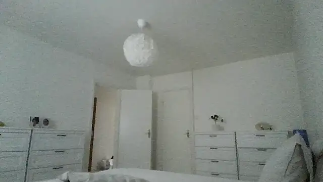 Snapshot of Tommyzzzzzz chatting on April 10, 4:39 am Tommyzzzzzz online show from April 10, 4:39 am