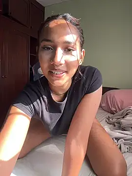 lyla luv online show from March 26, 9:04 am