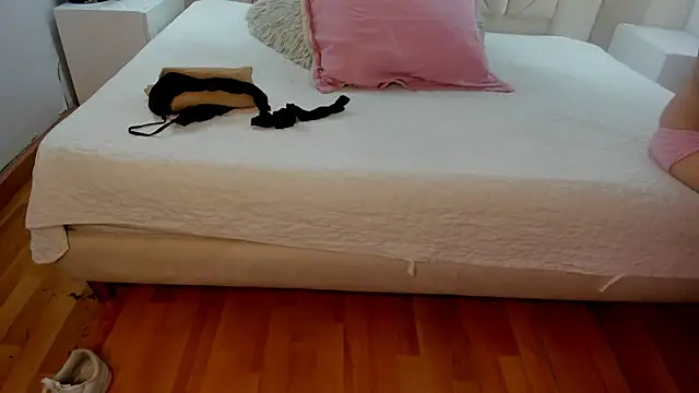 Raven Luxx online show from April 10, 2:28 am