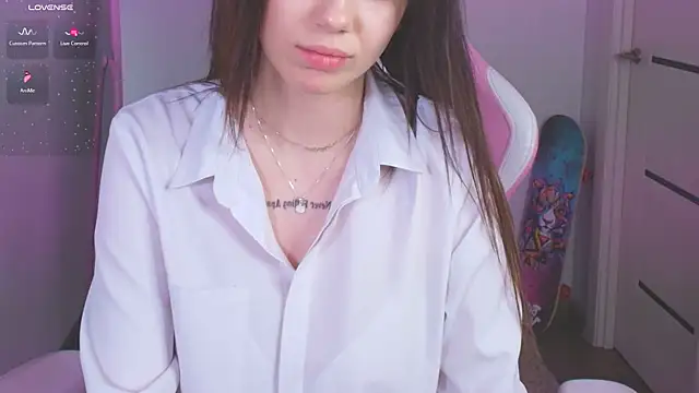 Snapshot of laylaura chatting on April 1, 1:41 pm laylaura online show from April 1, 1:41 pm