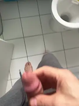 ManuelCervantes1972 online show from April 12, 8:19 am