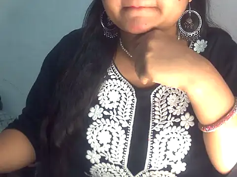 Snapshot of Saniya_K2 chatting on February 12, 3:51 pm Saniya K2 online show from February 12, 3:51 pm