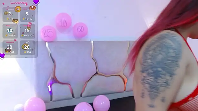 Snapshot of Sashaa_tay chatting on February 14, 7:43 pm Sashaa tay online show from February 14, 7:43 pm