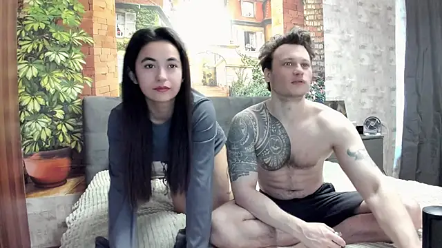Snapshot of _littleangie_ chatting on April 28, 3:44 am littleangie online show from April 28, 3:44 am