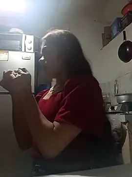 Snapshot of Wildcam21 chatting on February 13, 7:15 am Wildcam21 online show from February 13, 7:15 am