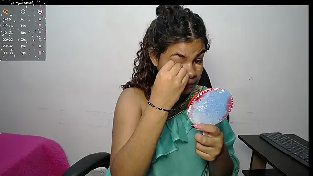 Snapshot of yaazhinii chatting on March 3, 11:49 am yaazhinii online show from March 3, 11:49 am