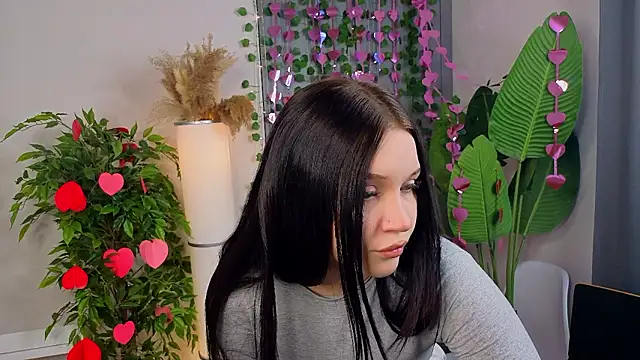 RoxannRunk online show from February 17, 6:10 am