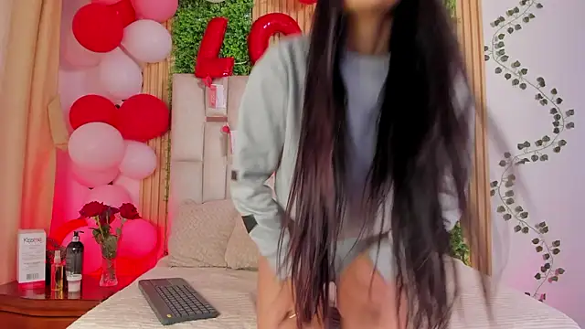 Snapshot of Emma_Nmm chatting on February 19, 7:21 pm Emma Nmm online show from February 19, 7:21 pm