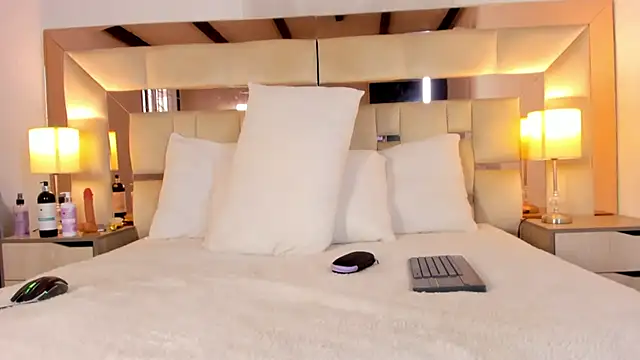 EloiseClairmont online show from April 13, 7:19 pm