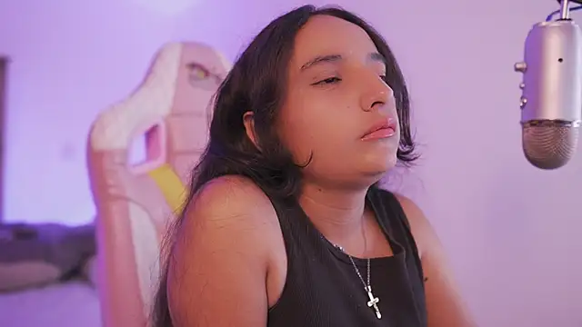  emily jonexs online show from March 10, 9:53 pm