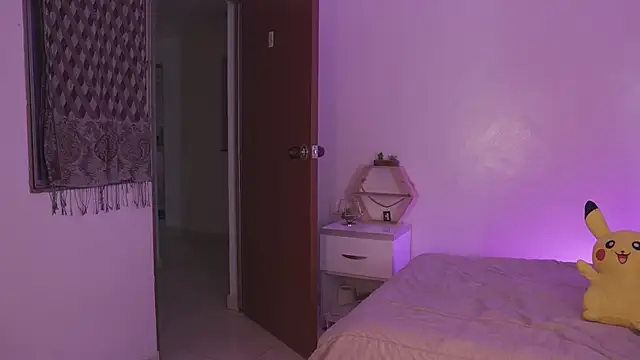 emily jonexs online show from June 11, 12:32 am
