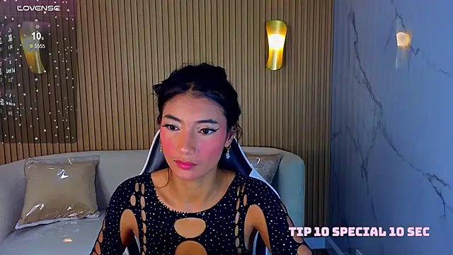 Perla Moon Tx online show from February 21, 12:50 pm