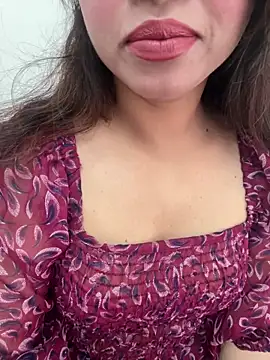 Snapshot of riya_sharma11 chatting on February 10, 8:40 am riya sharma11 online show from February 10, 8:40 am