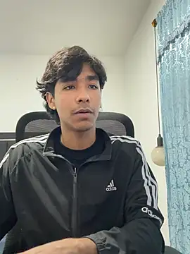 Snapshot of Pedestal_diamant chatting on February 21, 11:28 pm Pedestal diamant online show from February 21, 11:28 pm