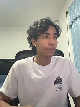 Snapshot of Pedestal_diamant chatting on March 3, 11:32 pm Pedestal diamant online show from March 3, 11:32 pm