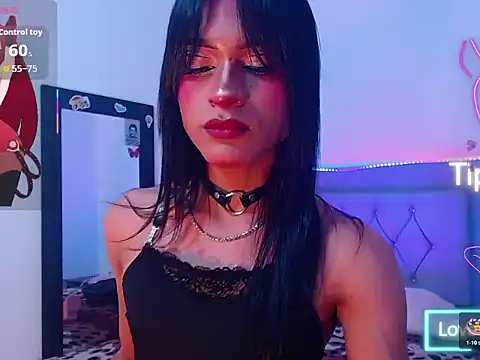 Snapshot of moonlyvelvet chatting on February 13, 10:50 pm moonlyvelvet online show from February 13, 10:50 pm