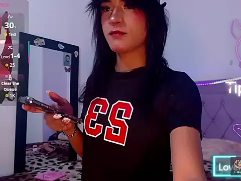 Snapshot of moonlyvelvet chatting on February 20, 5:57 pm moonlyvelvet online show from February 20, 5:57 pm