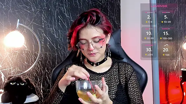 YuuMiko online show from April 6, 12:50 pm