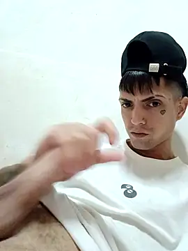 Snapshot of CubanoxxxSex chatting on March 1, 12:45 am CubanoxxxSex online show from March 1, 12:45 am