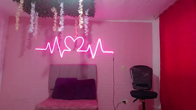 Snapshot of astrid_blaze_27 chatting on February 7, 1:59 pm astrid blaze 27 online show from February 7, 1:59 pm