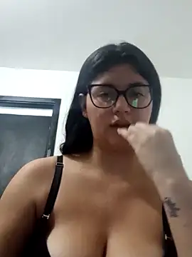 Dahlia-Rose online show from February 24, 2:53 am