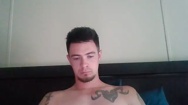 Snapshot of midnightsinz chatting on June 21, 11:29 pm midnightsinz online show from June 21, 11:29 pm
