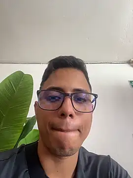 Snapshot of Gael_Velaryx chatting on April 4, 6:16 pm Gael Velaryx online show from April 4, 6:16 pm