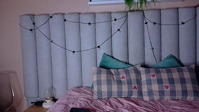 FernandaBrown   online show from March 15, 11:38 am