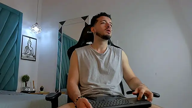 Snapshot of Logan_Wolf-js chatting on April 4, 1:52 pm Logan Wolf-js online show from April 4, 1:52 pm