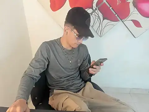 Jesshot bigcock20cm online show from July 7, 5:54 am