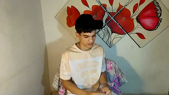 Jesshot bigcock20cm online show from July 18, 2:38 am