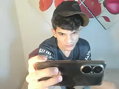 Jesshot bigcock20cm online show from July 27, 2:40 am