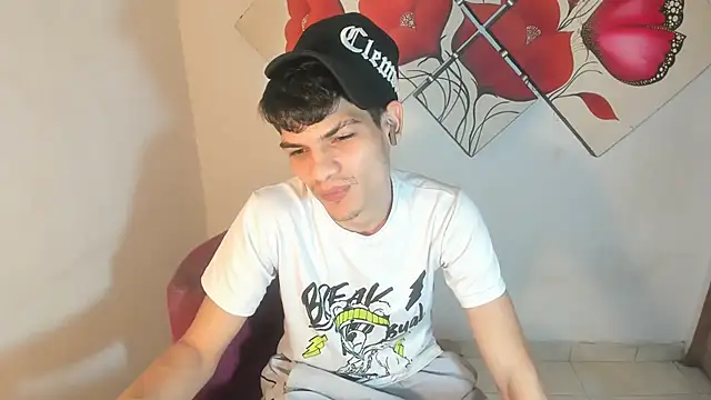 Jesshot bigcock20cm online show from July 28, 2:51 am