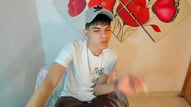 Jesshot bigcock20cm online show from August 4, 1:53 am