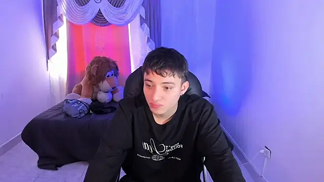 Snapshot of Wesleey-Boy chatting on February 25, 7:45 pm Wesleey-Boy online show from February 25, 7:45 pm