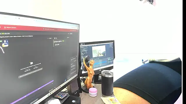 Snapshot of Nyomi_browm chatting on February 26, 5:17 am Nyomi browm online show from February 26, 5:17 am