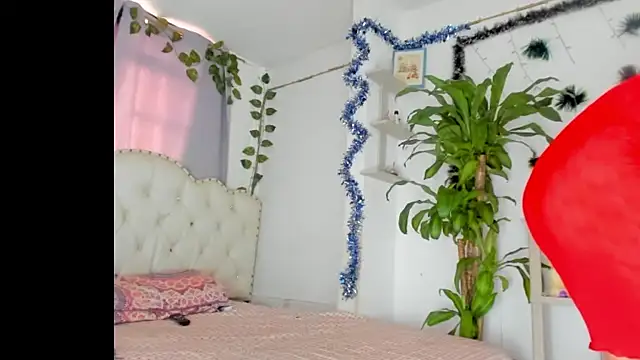 Snapshot of sweet_supreme chatting on February 9, 8:02 pm sweet supreme online show from February 9, 8:02 pm