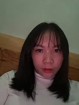 Snapshot of DoliceGirl2k chatting on February 13, 8:21 am DoliceGirl2k online show from February 13, 8:21 am