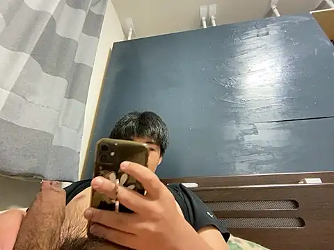 Snapshot of oyuto0831 chatting on April 5, 4:04 pm oyuto0831 online show from April 5, 4:04 pm