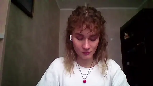 Snapshot of DeanneGilcher chatting on February 18, 9:05 am DeanneGilcher online show from February 18, 9:05 am