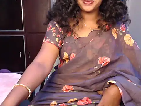 Snapshot of VixenNandhu chatting on July 4, 4:46 pm VixenNandhu online show from July 4, 4:46 pm