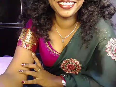 Snapshot of VixenNandhu chatting on July 5, 5:09 pm VixenNandhu online show from July 5, 5:09 pm
