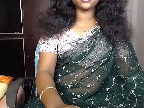 Snapshot of VixenNandhu chatting on July 22, 4:04 am VixenNandhu online show from July 22, 4:04 am