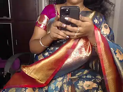 Snapshot of VixenNandhu chatting on July 30, 7:51 am VixenNandhu online show from July 30, 7:51 am